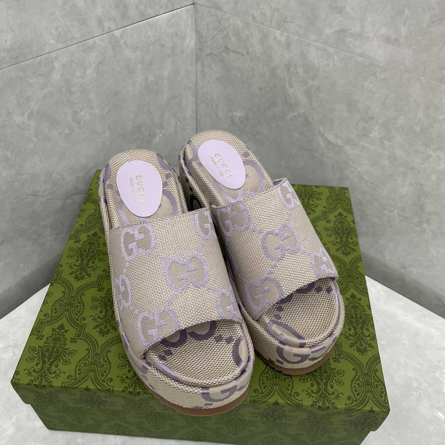 Gucci Women's Jumbo GG Platform Slide Sandal - DopestKickz