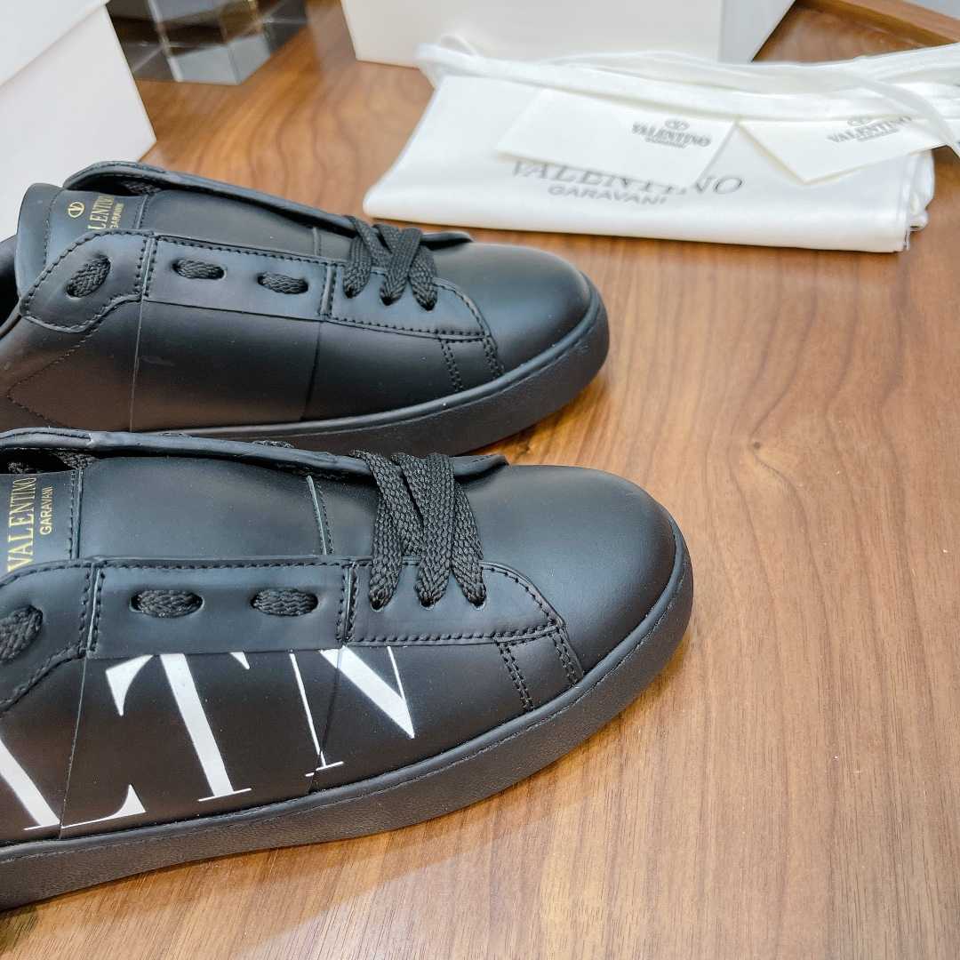 Valenti Open Sneaker With VLTN Print - DopestKickz