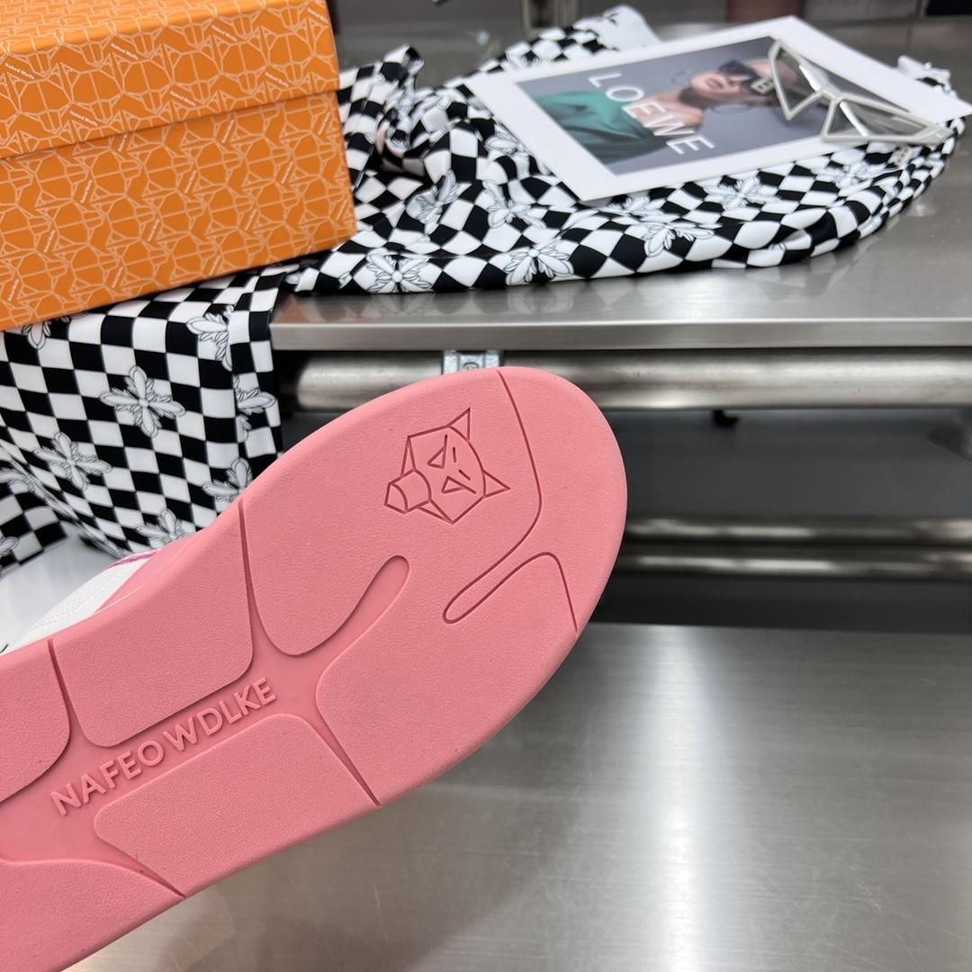 Naked Wolfe Slider Baby Pink - DopestKickz