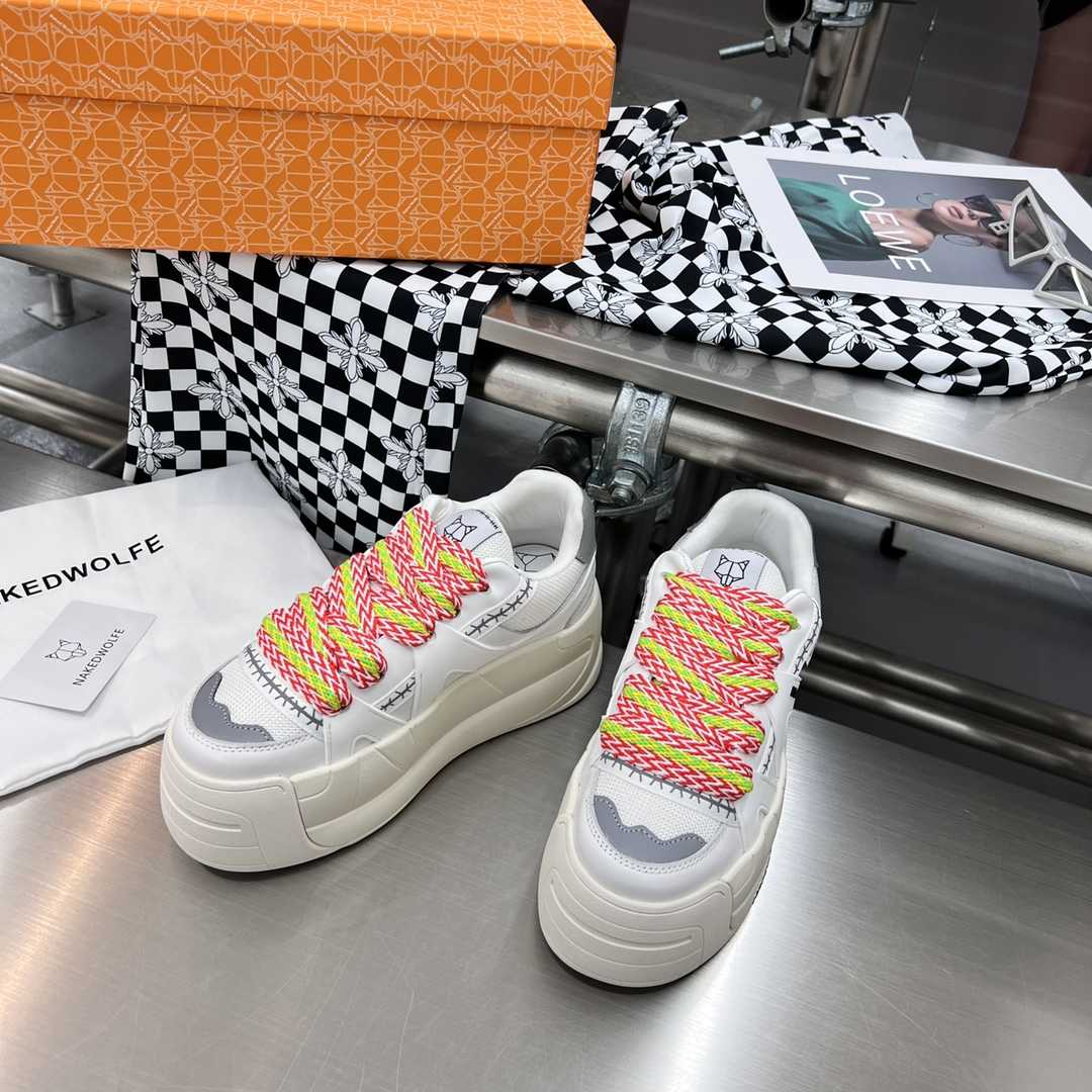 Naked Wolfe Slider White - DopestKickz