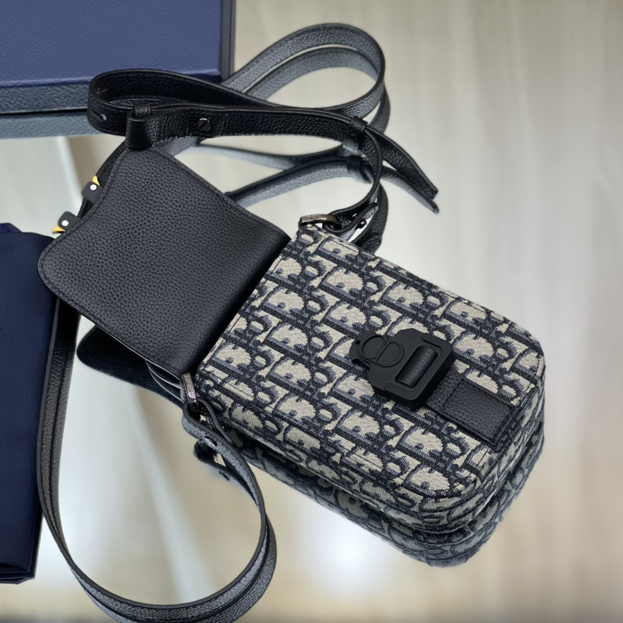 Dior Saddle Vertical Pouch With Strap  - DopestKickz