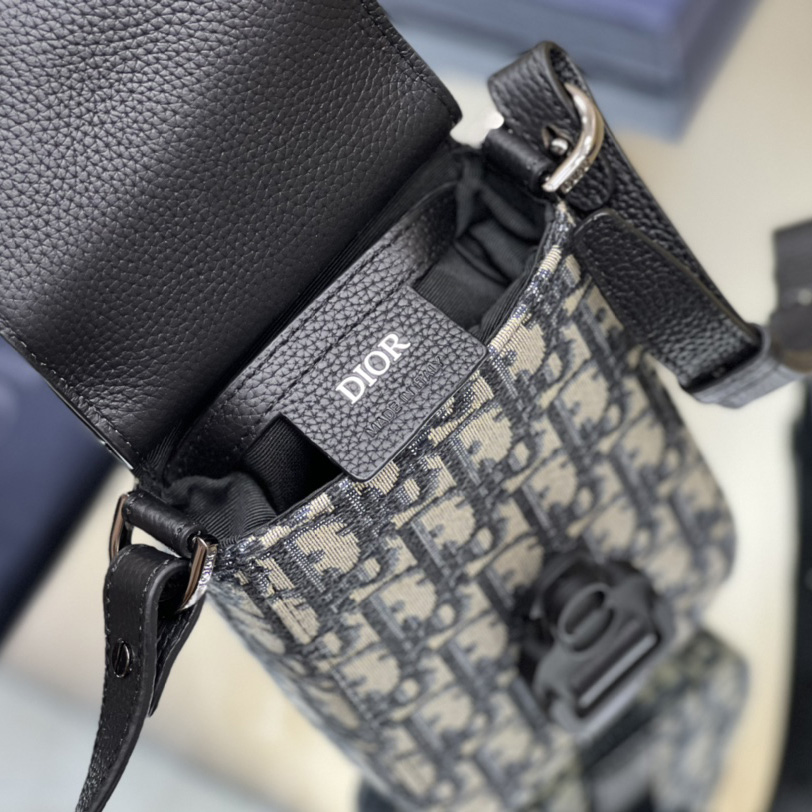 Dior Saddle Vertical Pouch With Strap  - DopestKickz