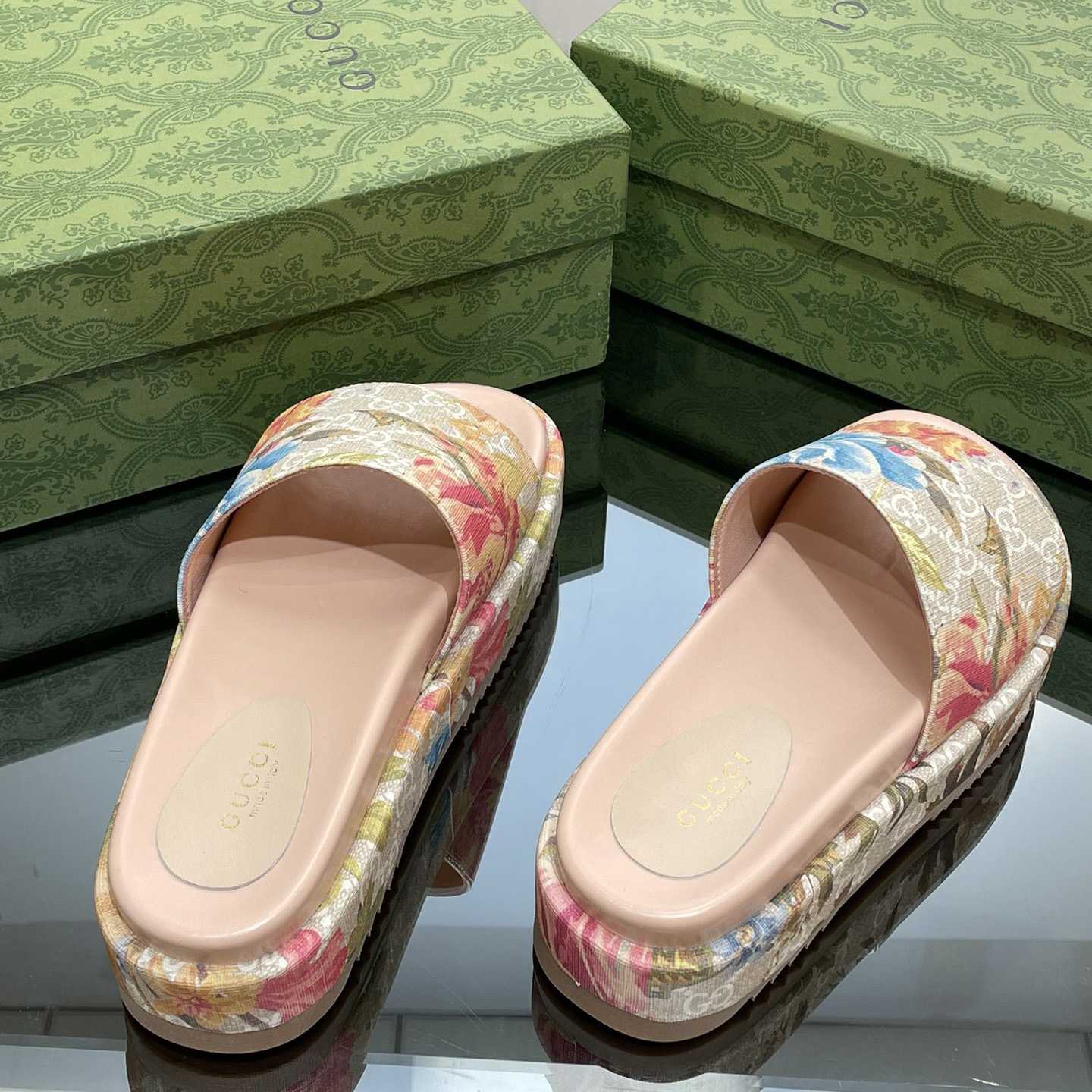 Gucci Women's GG Flora Slide Sandal - DopestKickz