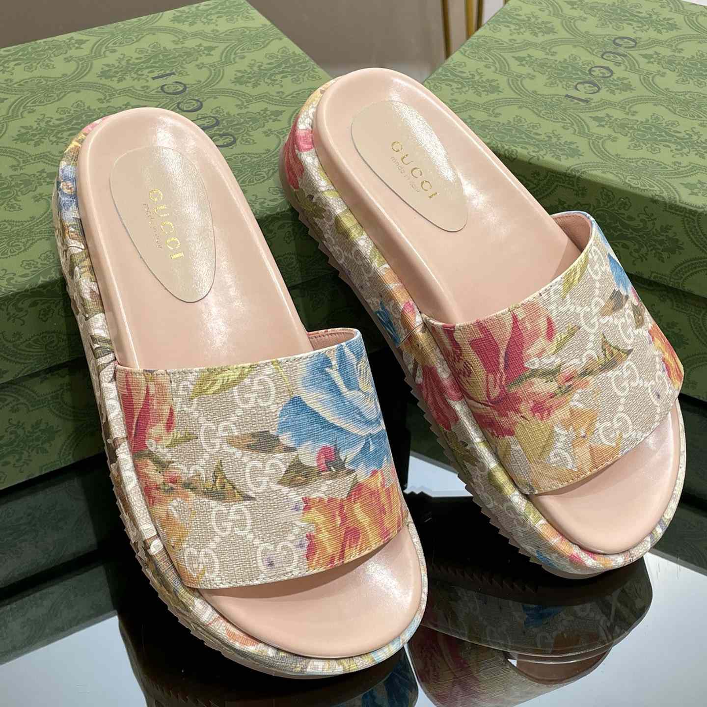 Gucci Women's GG Flora Slide Sandal - DopestKickz