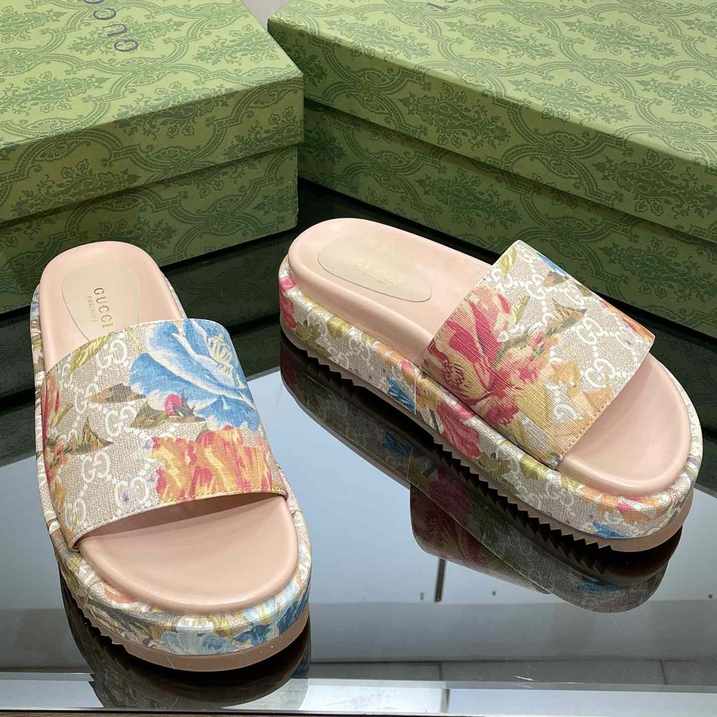 Gucci Women's GG Flora Slide Sandal - DopestKickz