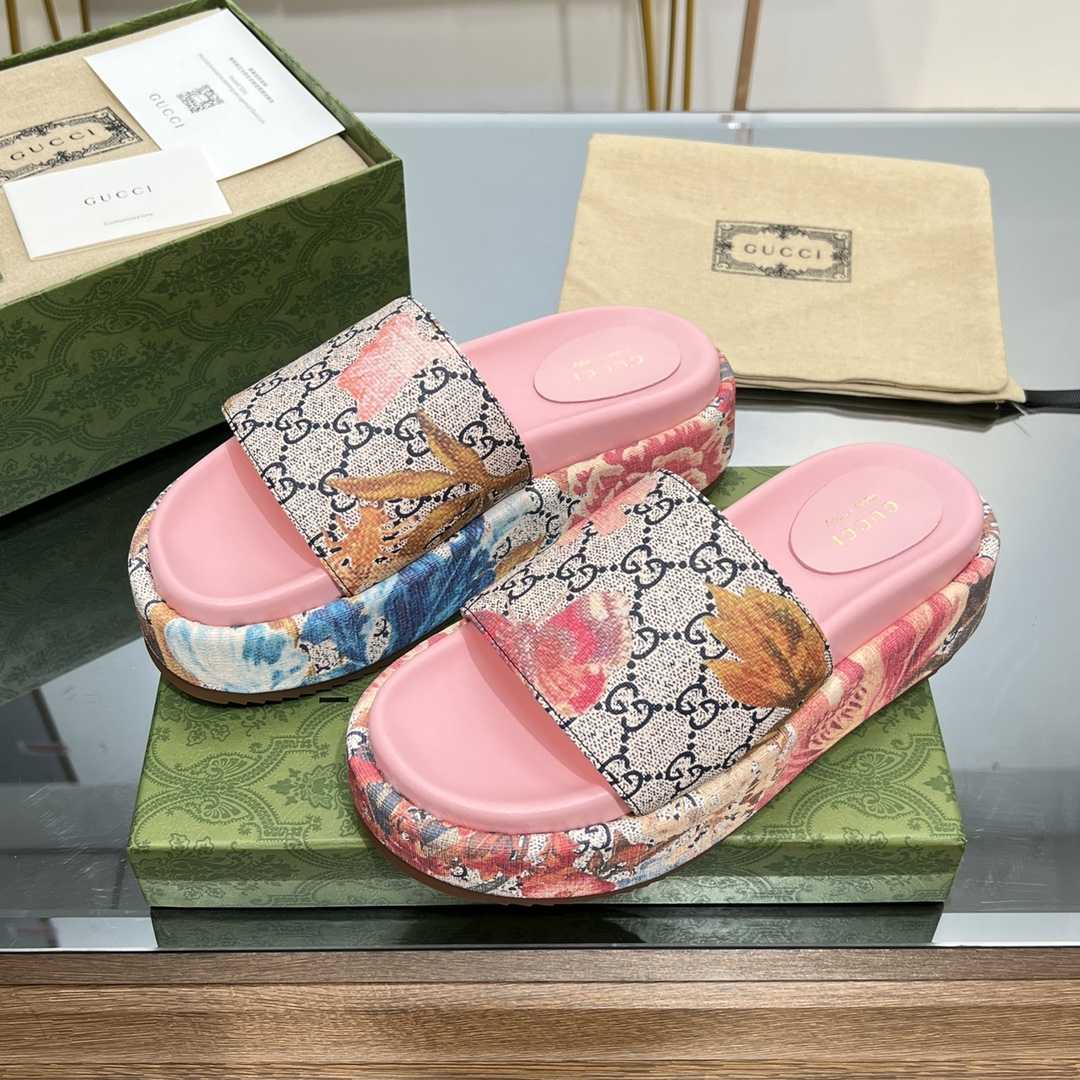 Gucci Women's Flora Sandal - DopestKickz