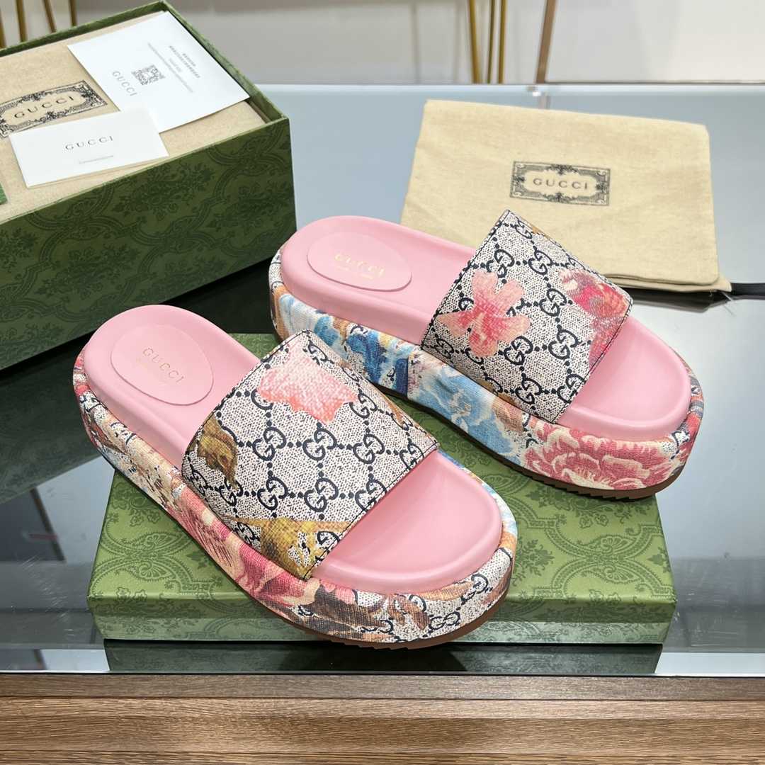 Gucci Women's Flora Sandal - DopestKickz