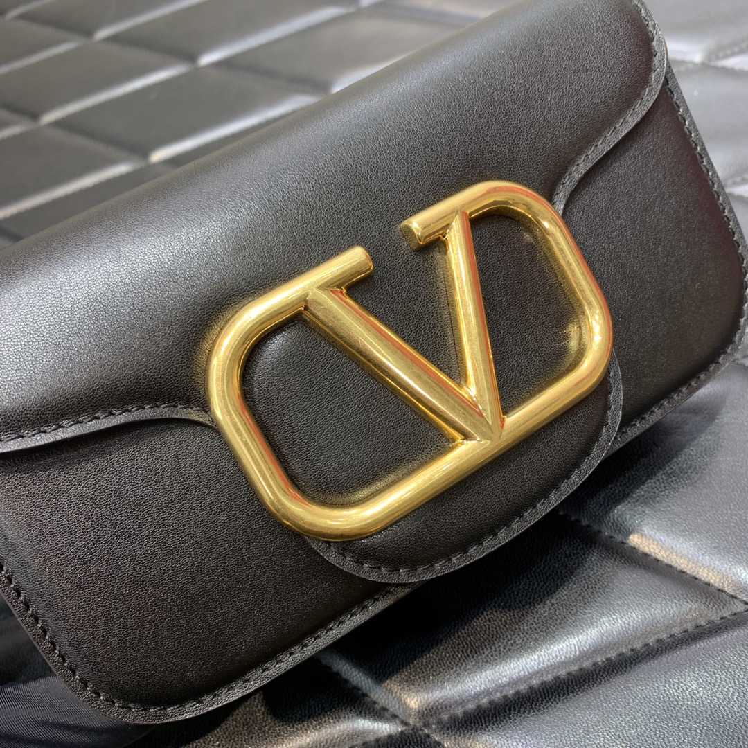 Valenti Locò Small Shoulder Bag In Calfskin - DopestKickz