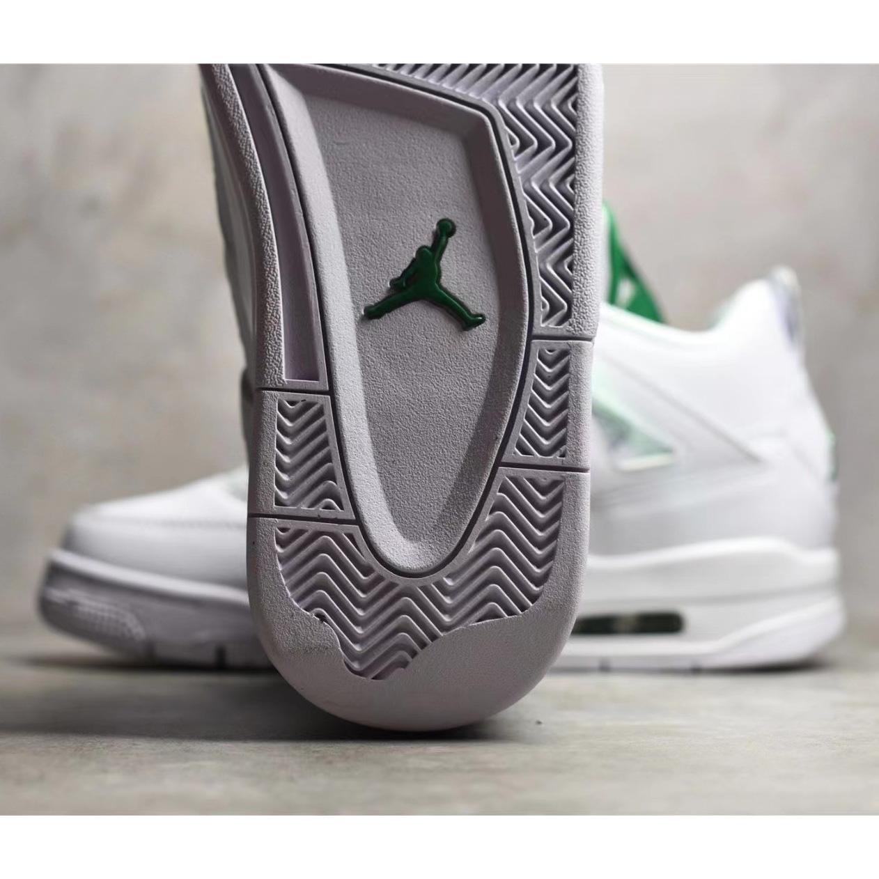 Air Jordan 4 Retro Sneaker      ct8527-113 - DopestKickz