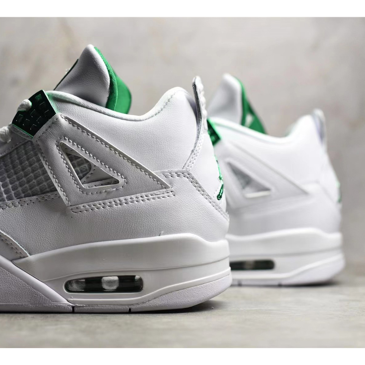 Air Jordan 4 Retro Sneaker      ct8527-113 - DopestKickz