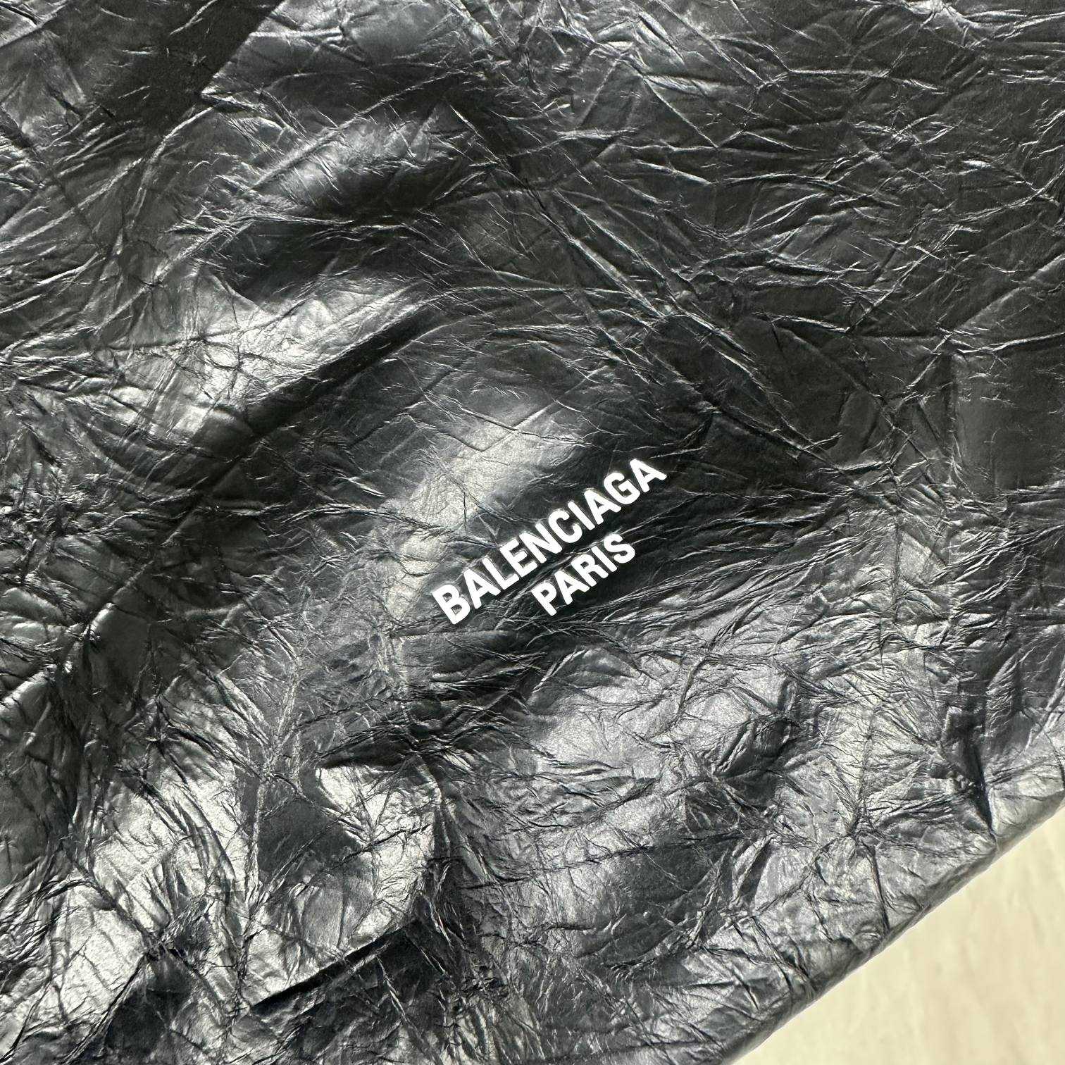 Balenciaga Women's Crush Medium Tote Bag In Black(39-46-14cm) - DopestKickz