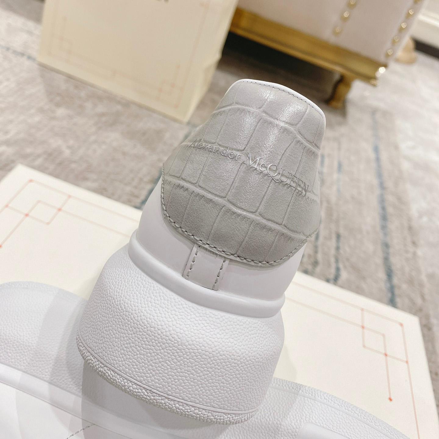 Alexander Mqueen Oversized Sneaker In White/Grey - DopestKickz