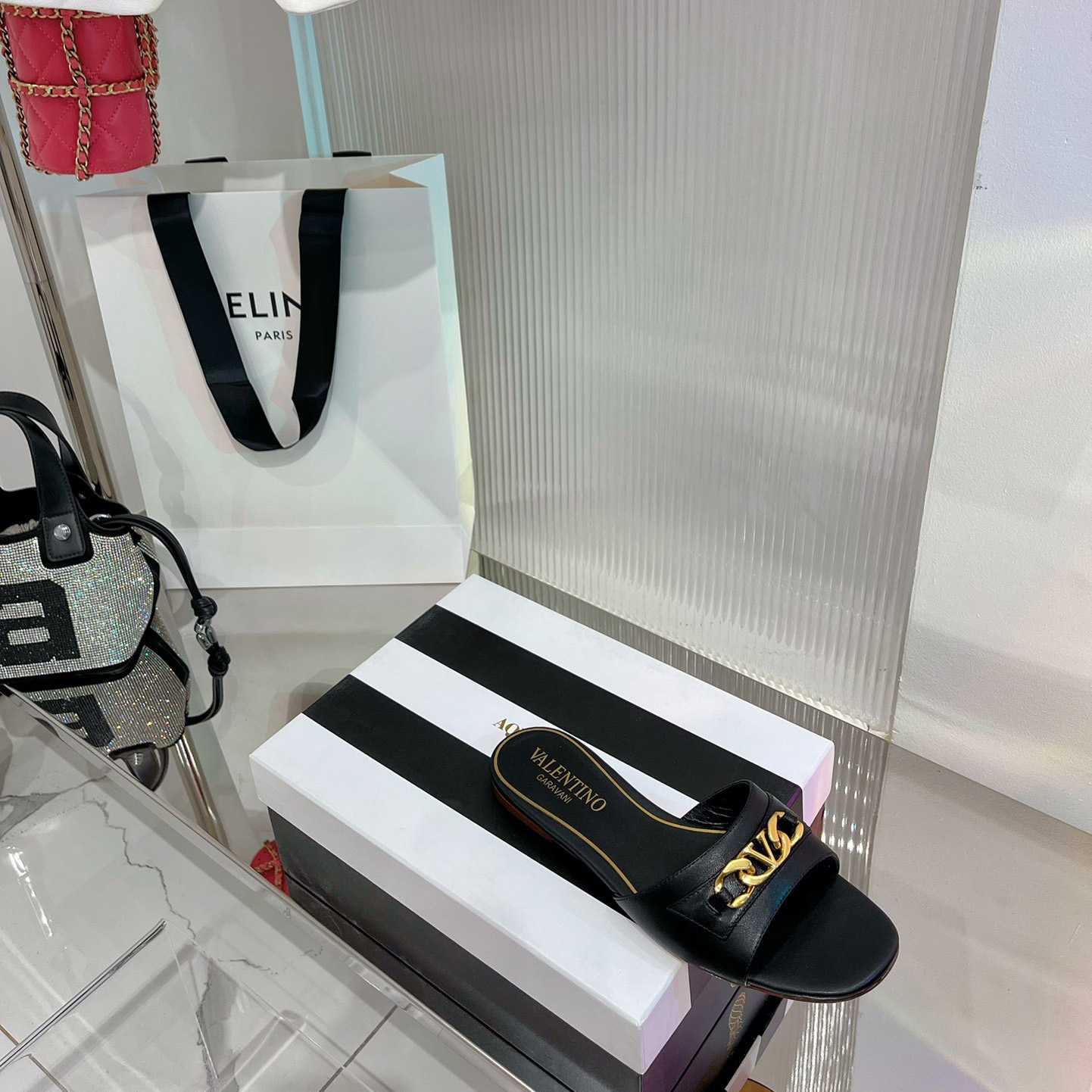 Valenti Garavani VLogo Leather Slides - DopestKickz