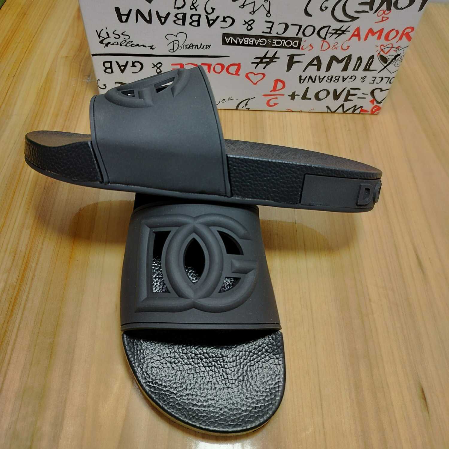 Dolce & Gabbana Rubber Beachwear Slides With DG Millennials Logo - DopestKickz