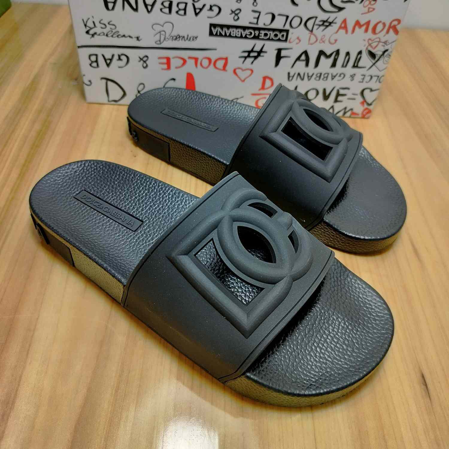 Dolce & Gabbana Rubber Beachwear Slides With DG Millennials Logo - DopestKickz