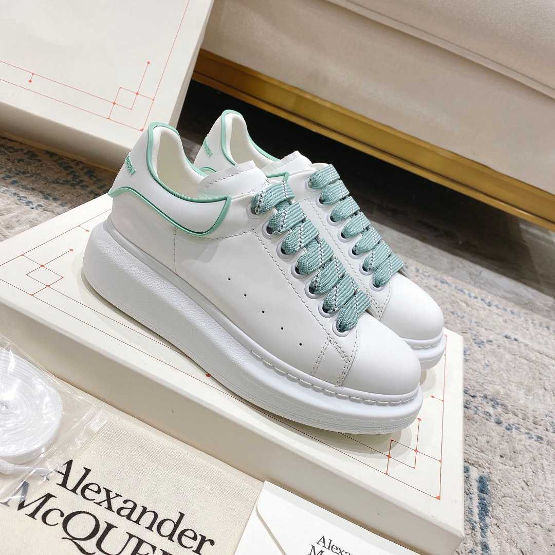 Alexander Mqueen Oversized Sneaker In White - DopestKickz