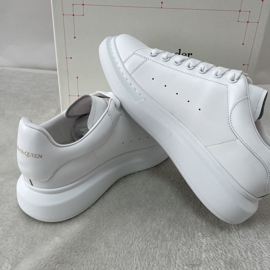 Alexander Mqueen Oversized Sneaker In White - DopestKickz