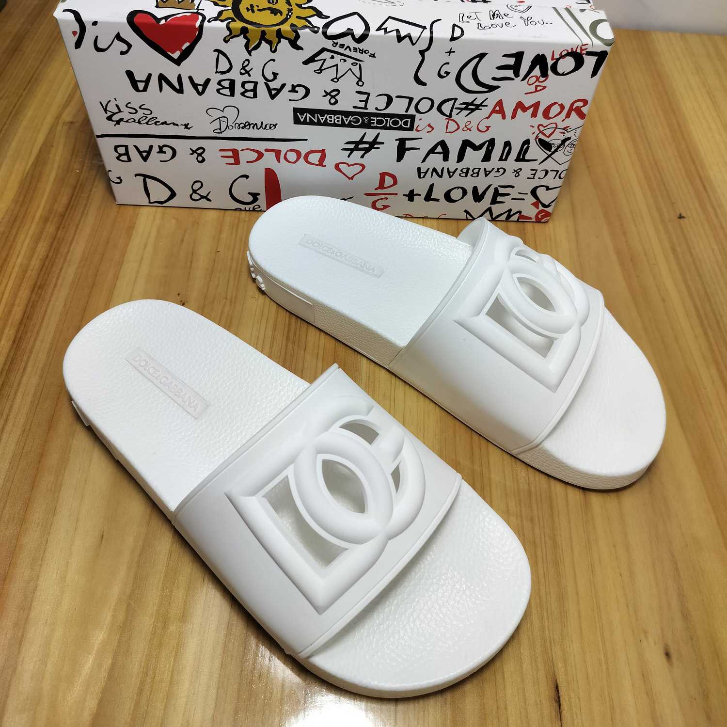 Dolce & Gabbana Rubber Beachwear Slides With DG Millennials Logo - DopestKickz