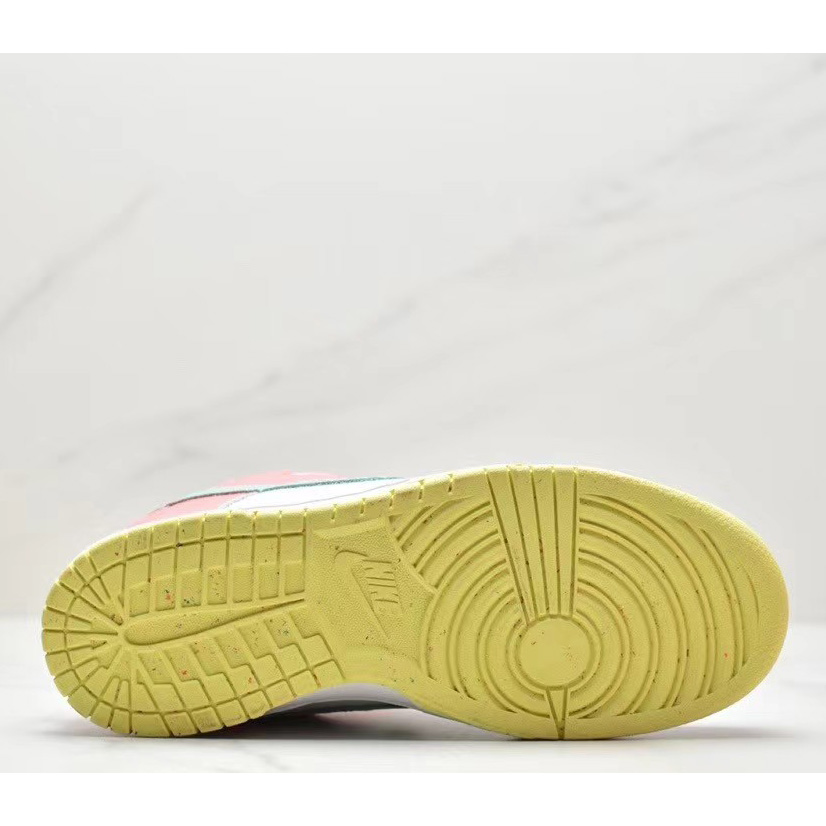 Nike SB Zoom Dunk Low  Sneaker    DD1503-108 - DopestKickz