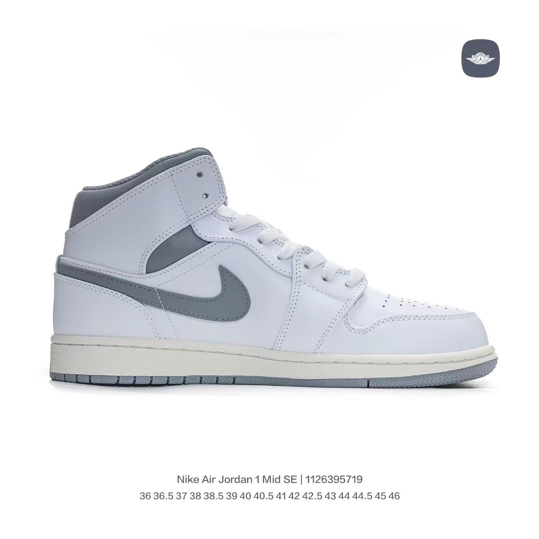 Nike Air Jordan 1 Mid SE Sneakers         554724-135 - DopestKickz