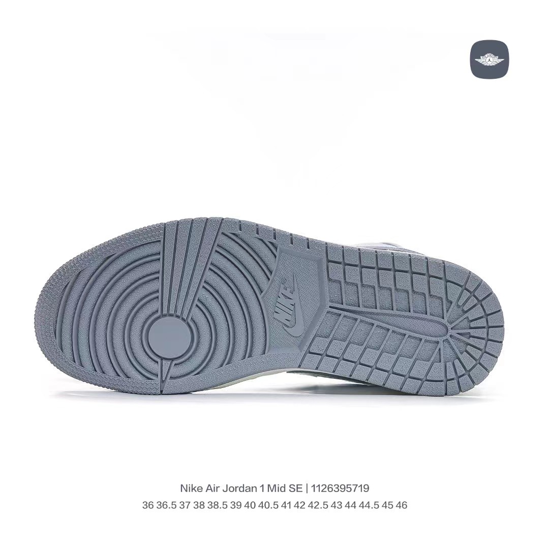 Nike Air Jordan 1 Mid SE Sneakers         554724-135 - DopestKickz