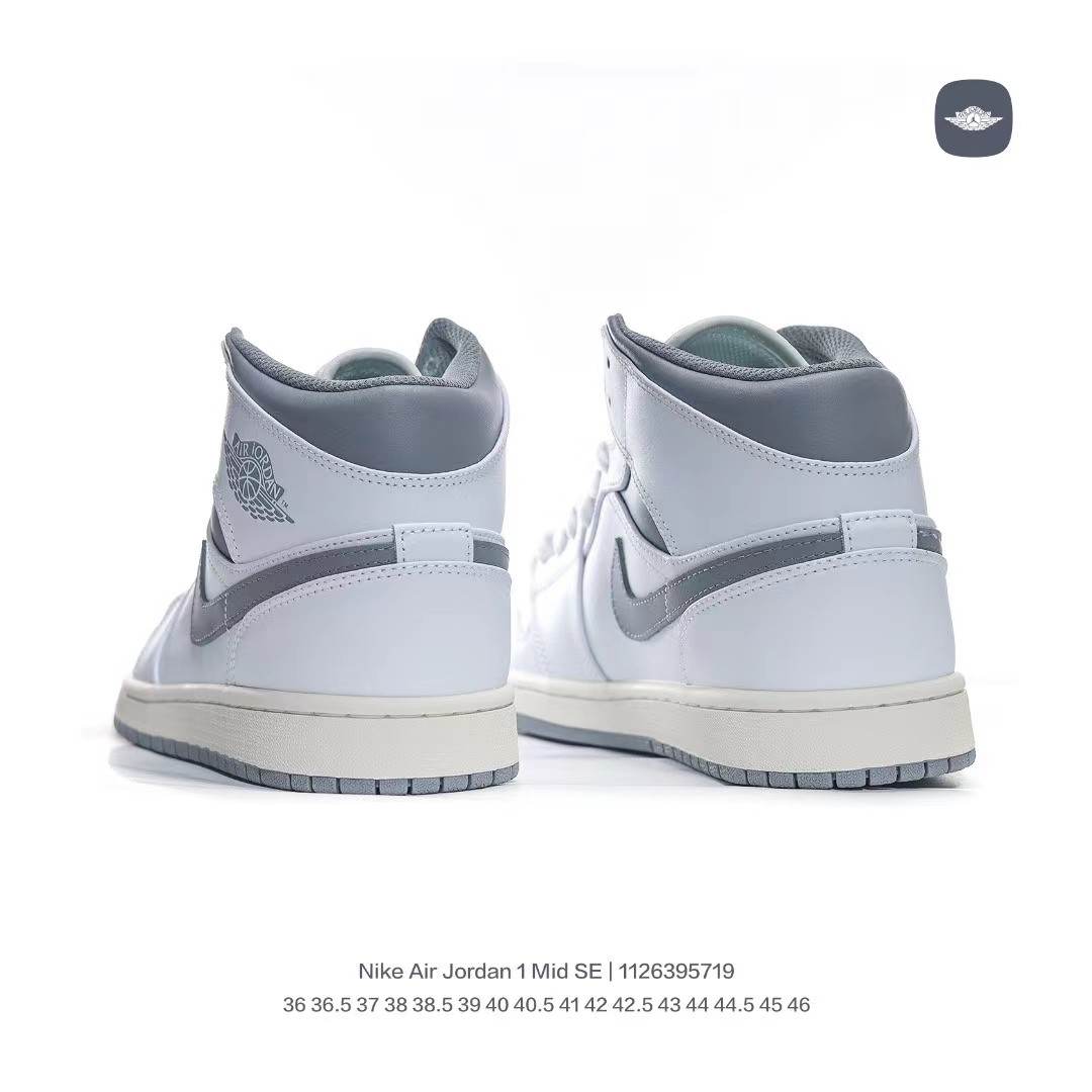 Nike Air Jordan 1 Mid SE Sneakers         554724-135 - DopestKickz