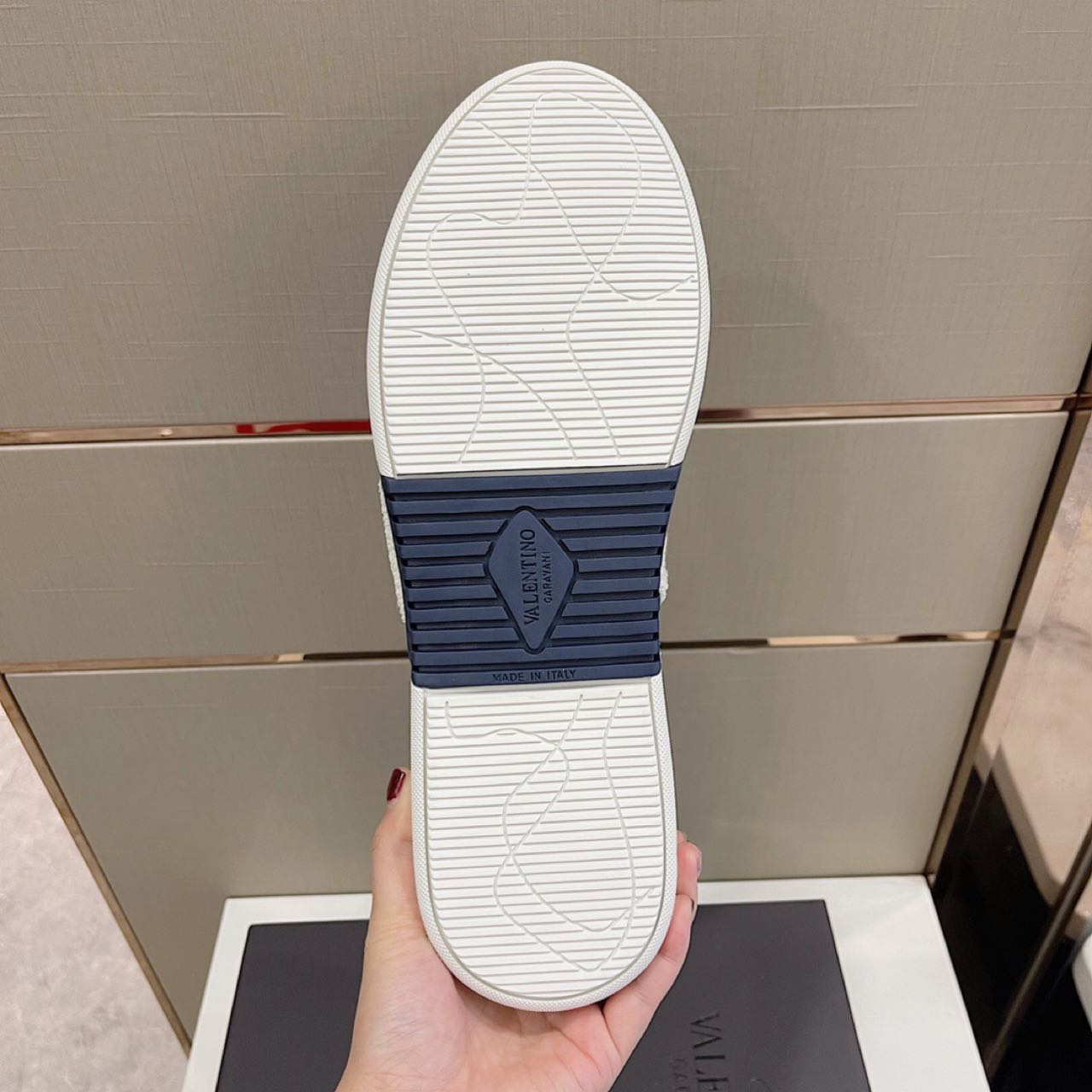 Valenti Garavani VL7N Low-Top Sneakers - DopestKickz