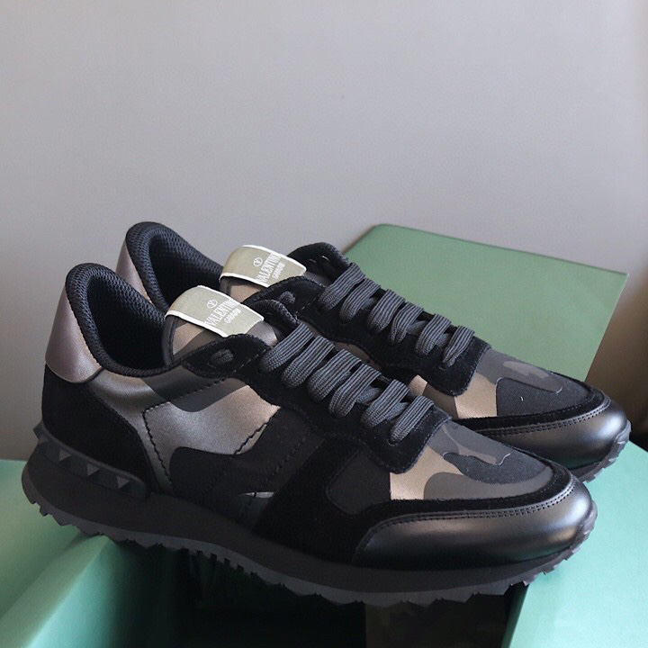 Valenti Garavani Black Rockrunner Sneakers - DopestKickz