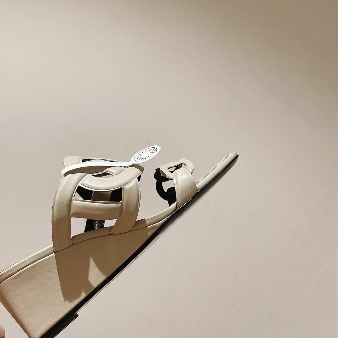 Hermes Figari 55 Sandal - DopestKickz