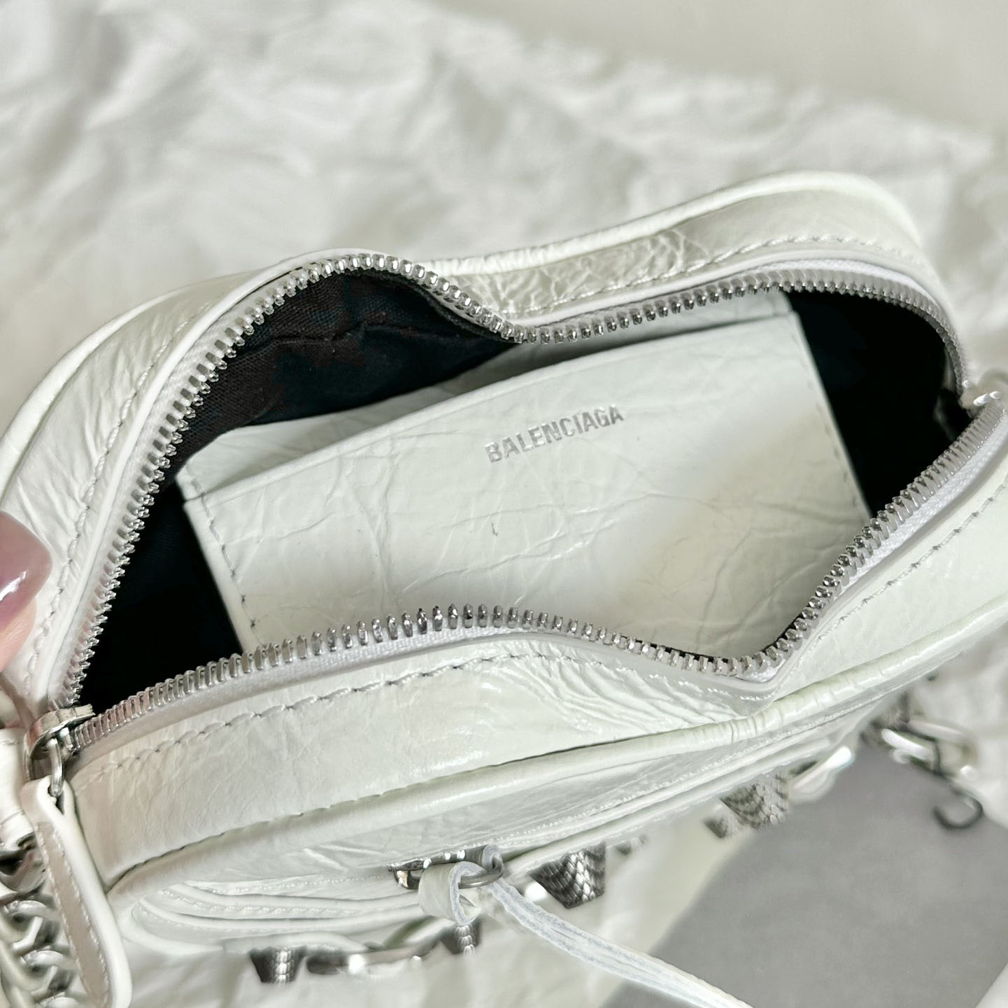 Balenciaga Le Cagole Heart Mini Bag In Optic White (16-12.7-4.5cm) - DopestKickz