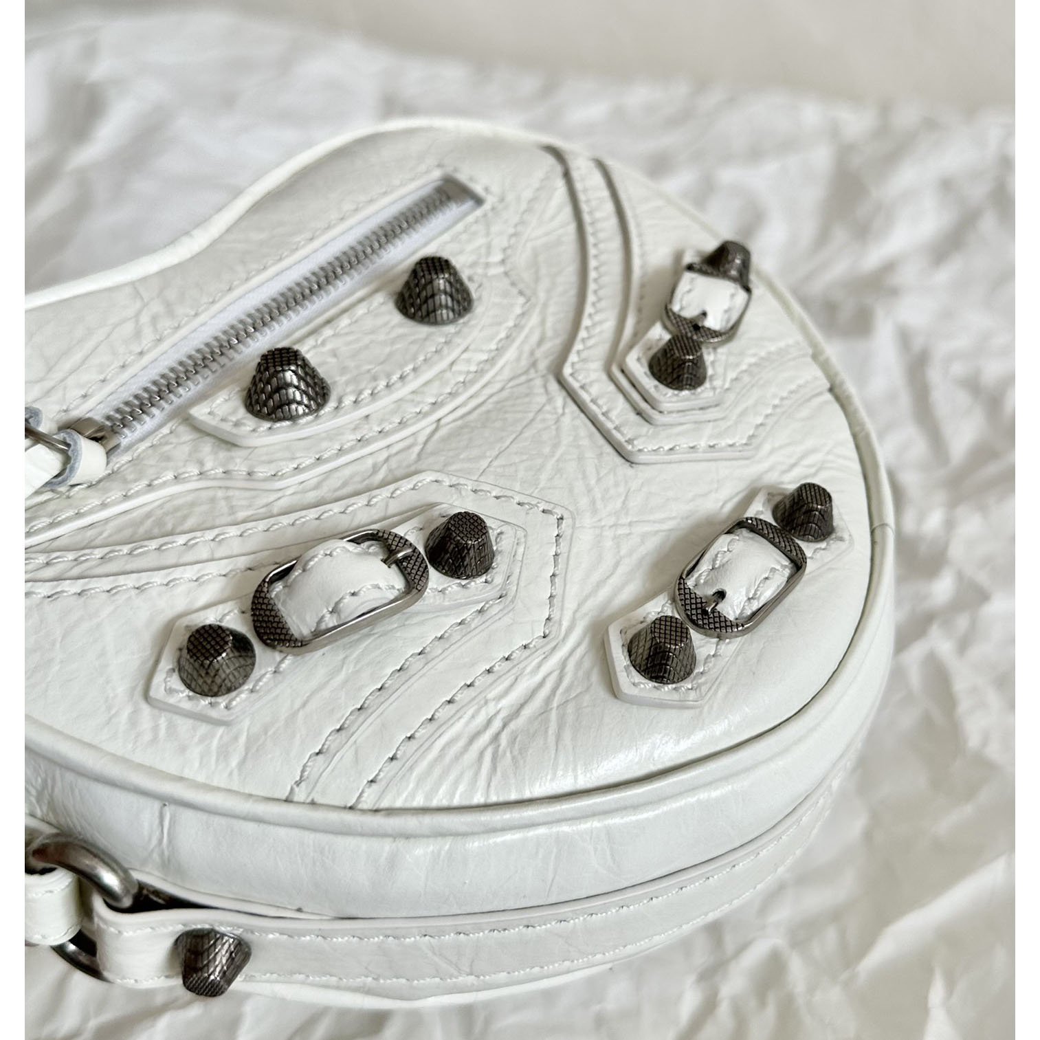 Balenciaga Le Cagole Heart Mini Bag In Optic White (16-12.7-4.5cm) - DopestKickz