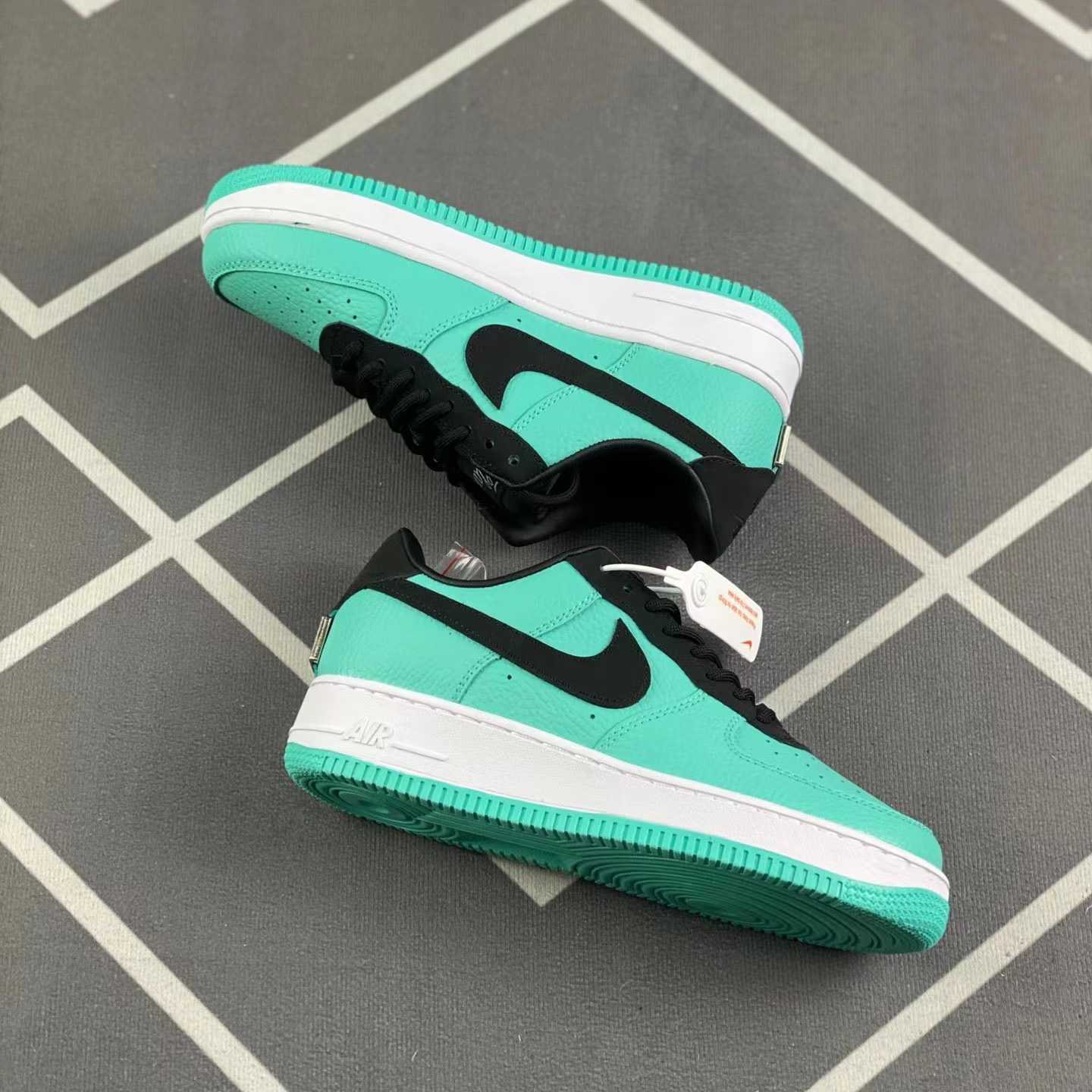 Nike Air Force 1 Low AF1 Sneaker          D58260302 - DopestKickz