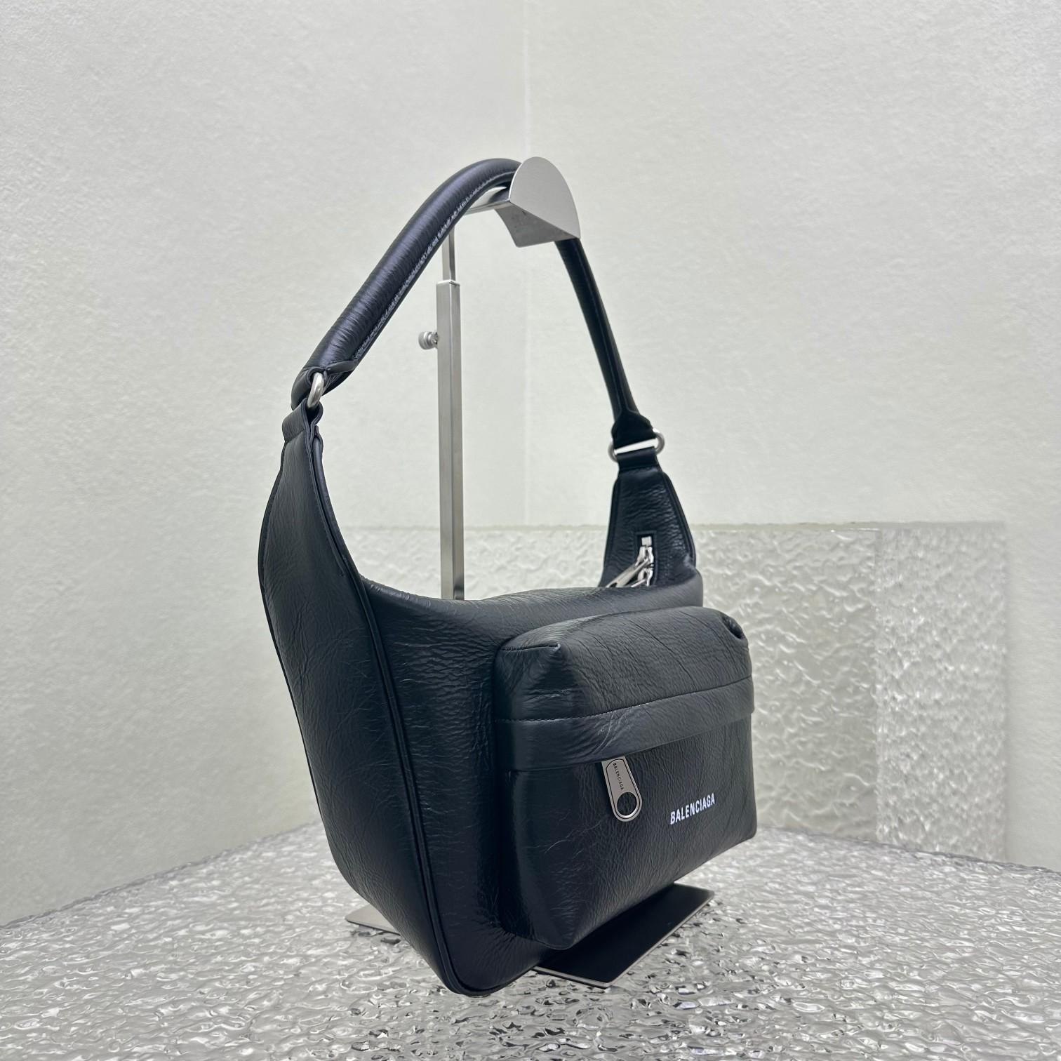 Balenciaga Raver Medium Bag With Handle In Black - DopestKickz