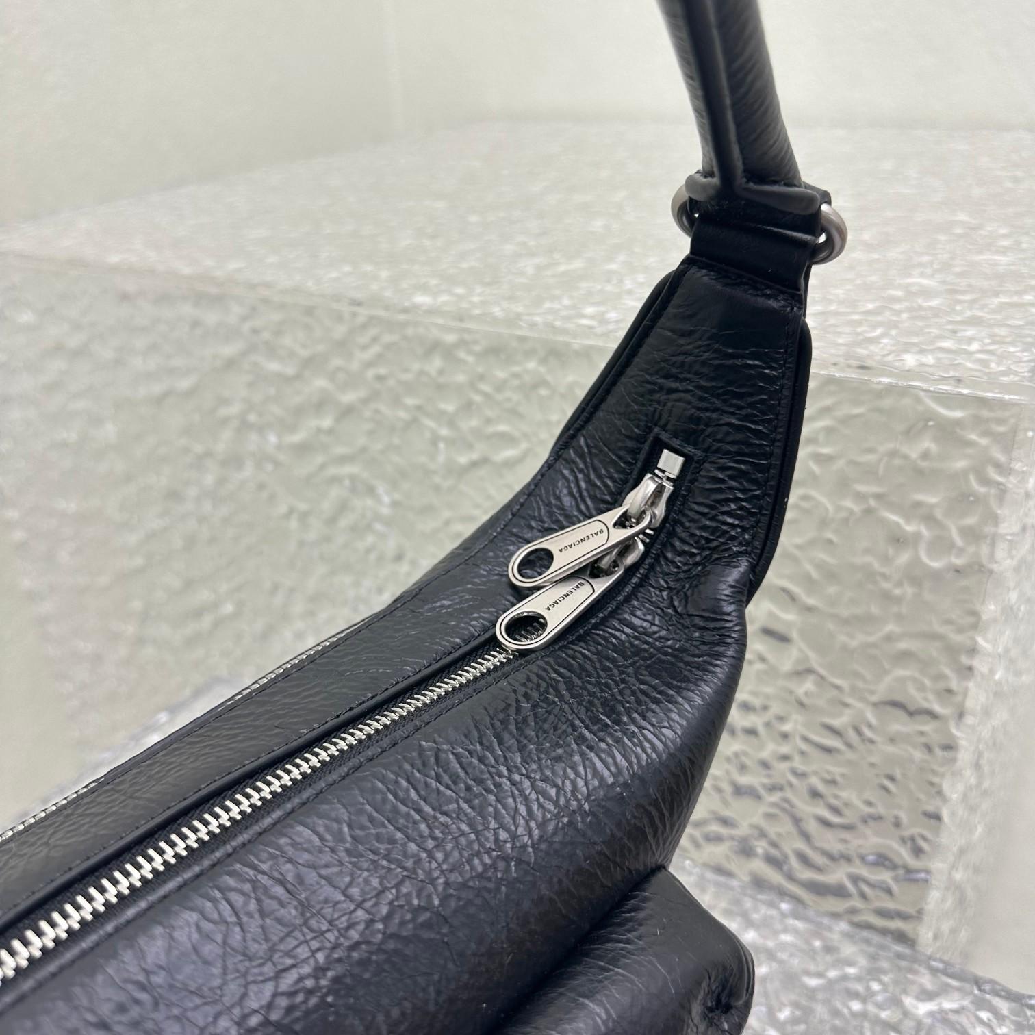 Balenciaga Raver Medium Bag With Handle In Black - DopestKickz