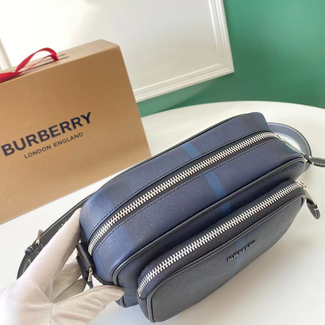 Burberry Exaggerated Check Paddy Bag - DopestKickz