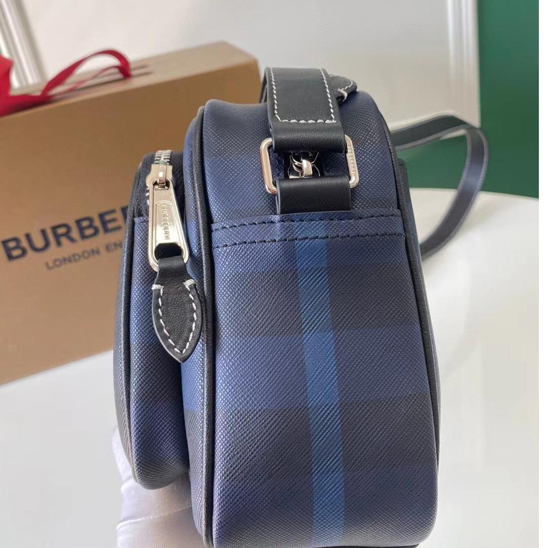 Burberry Exaggerated Check Paddy Bag - DopestKickz