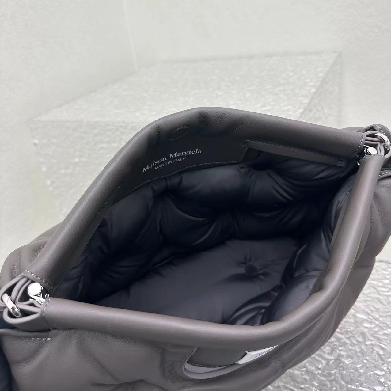 Maison Margiela Glam Slam Classique Medium Shoulder Bag(39-40-18-6cm) - DopestKickz