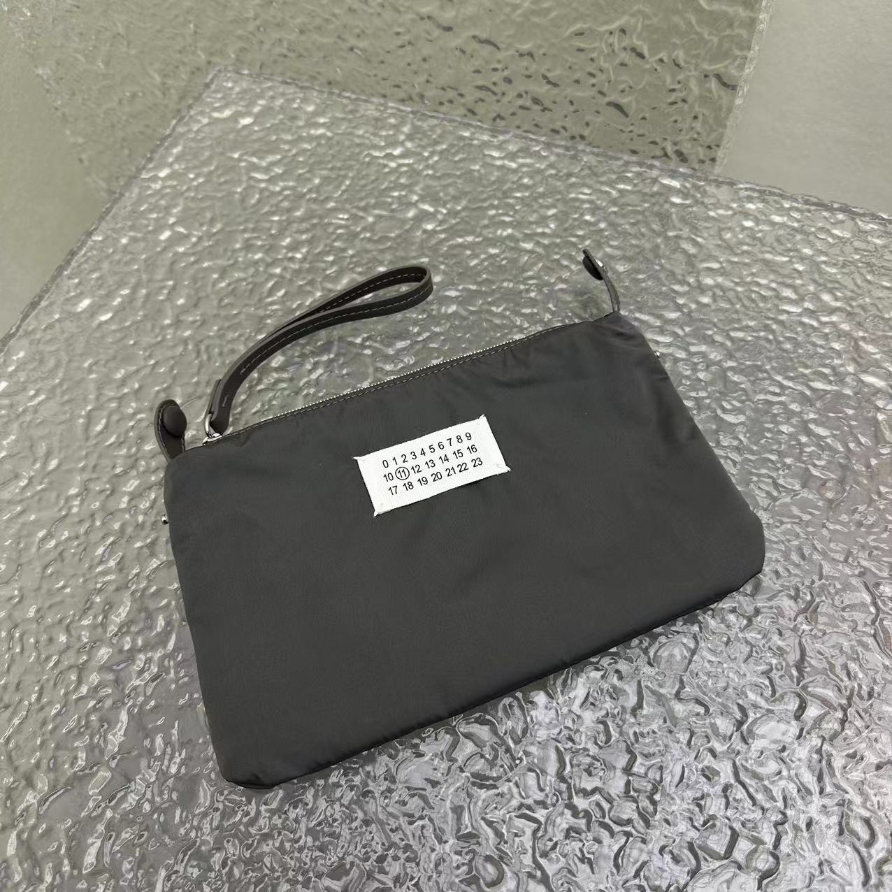 Maison Margiela Glam Slam Classique Medium Shoulder Bag(39-40-18-6cm) - DopestKickz