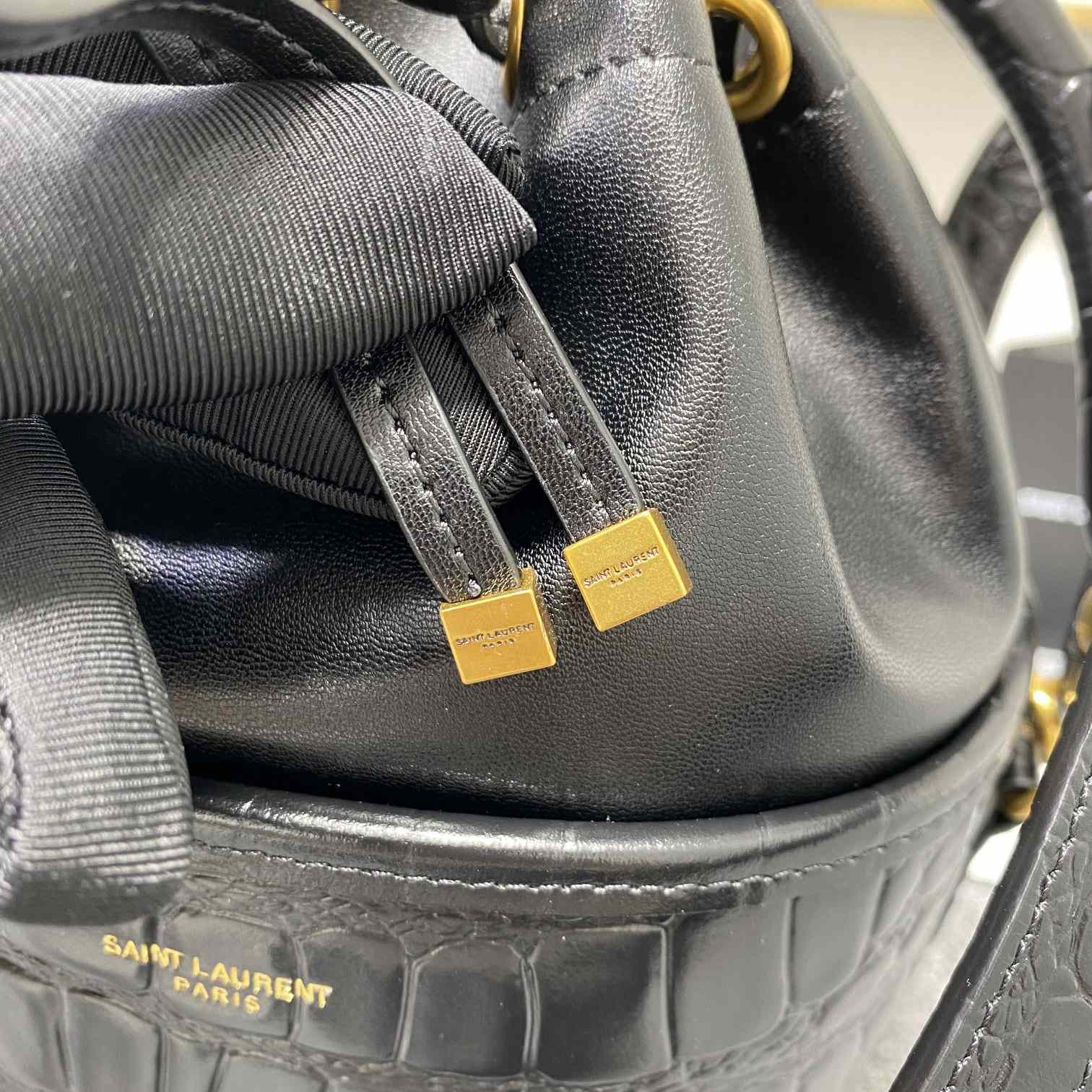 Saint Laurent Crocodile-effect Embossed Bucket Bag(16x26x16cm) - DopestKickz