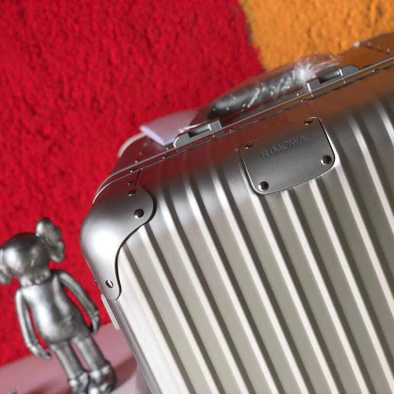 Rimowa Luggage  31inch - DopestKickz