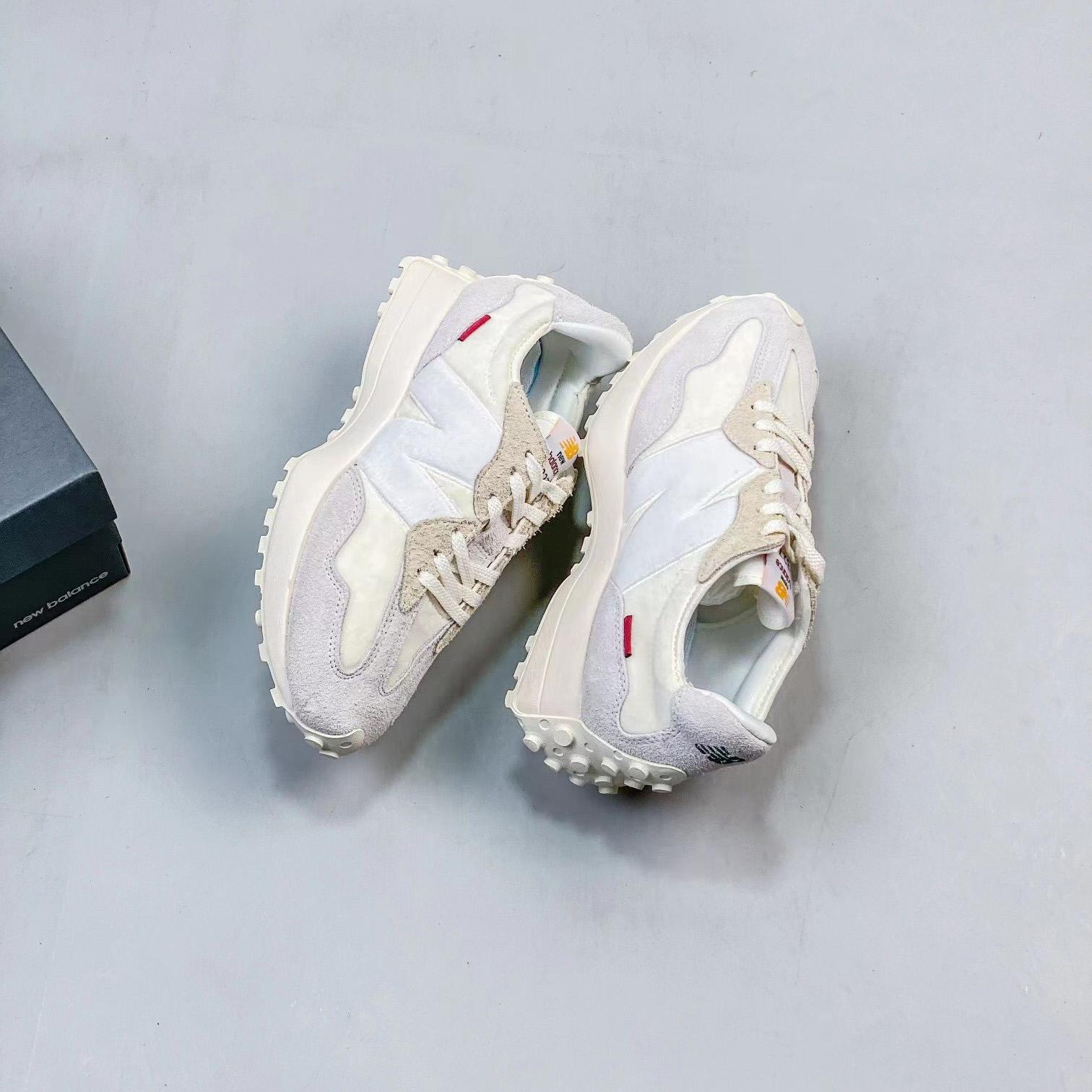 New Balance 327 Sneakers - DopestKickz