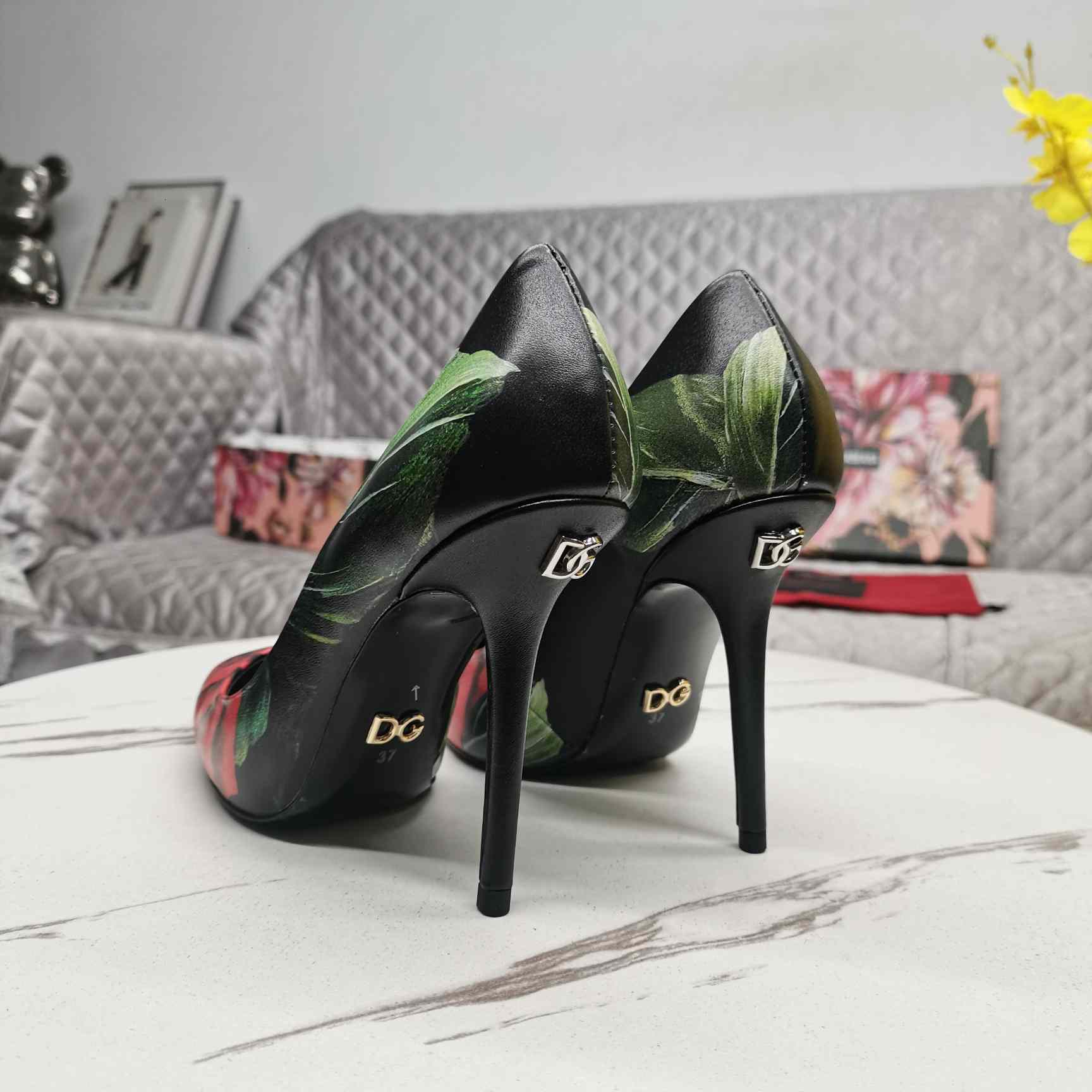 Dolce & Gabbana Rose-print Jersey Pumps - DopestKickz