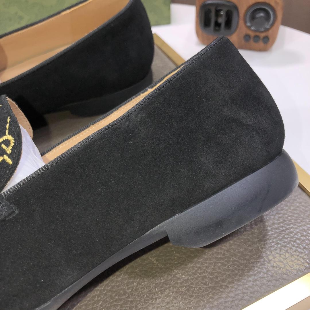 Gucci Jordaan GG Velvet Loafer - DopestKickz