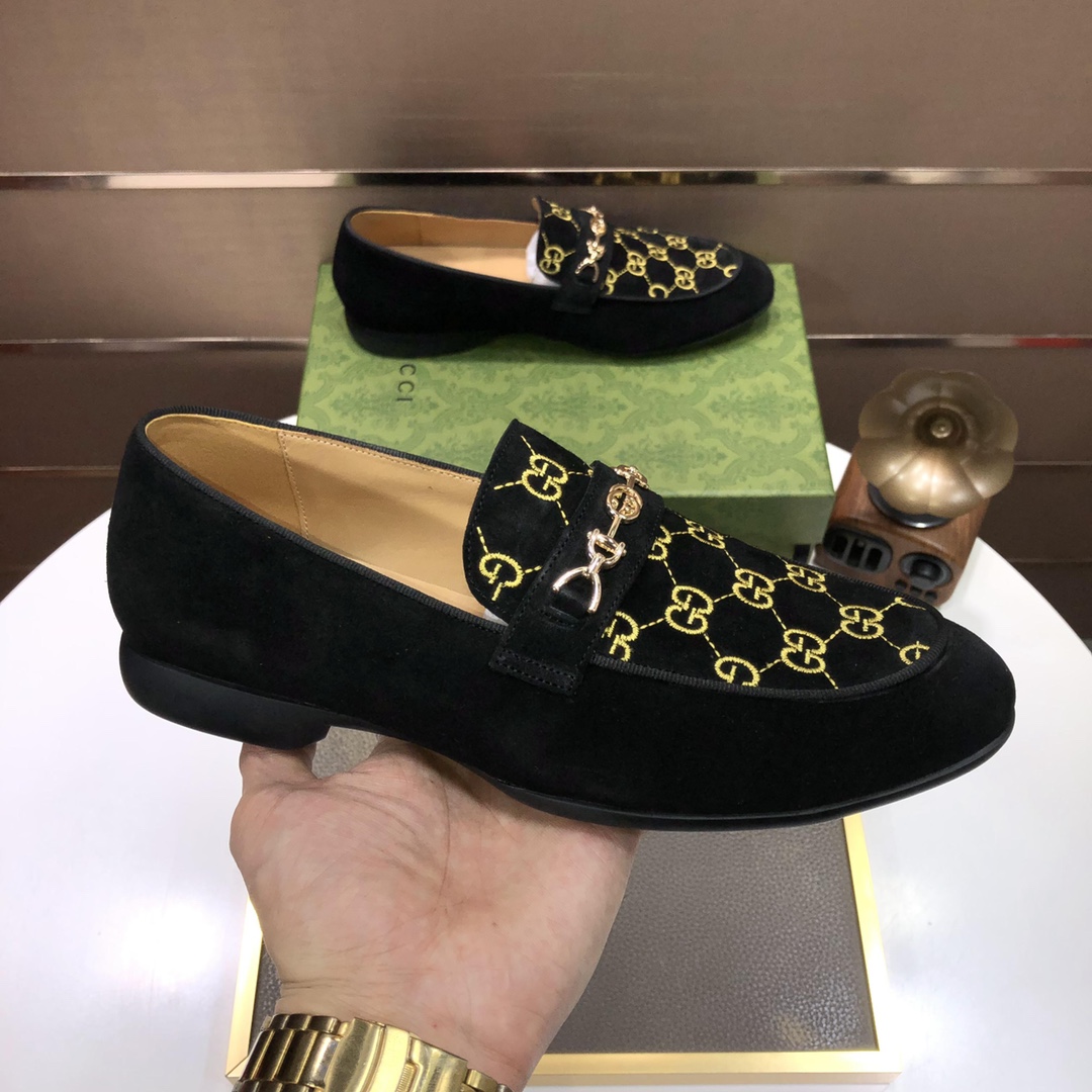 Gucci Jordaan GG Velvet Loafer - DopestKickz