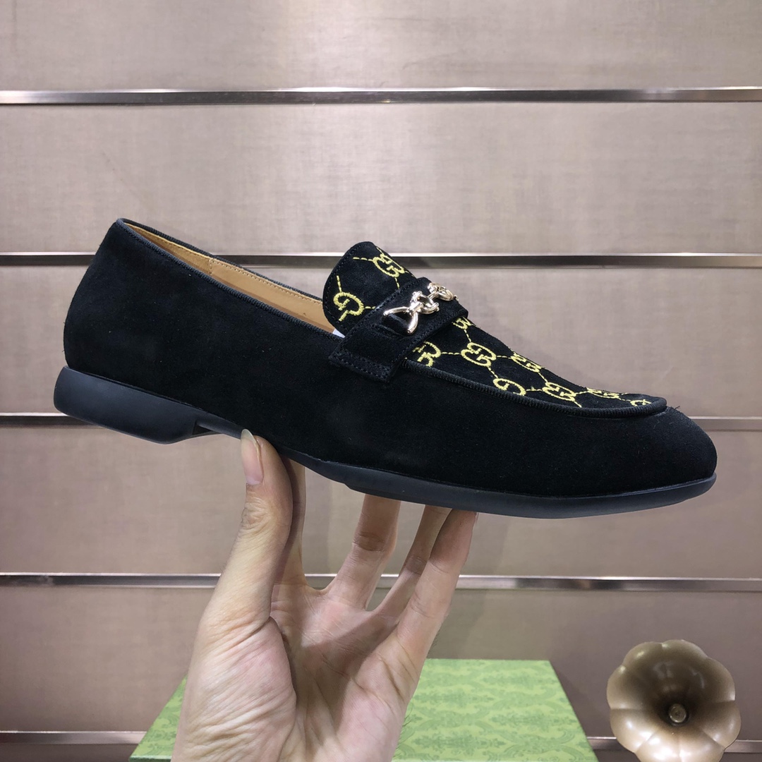 Gucci Jordaan GG Velvet Loafer - DopestKickz