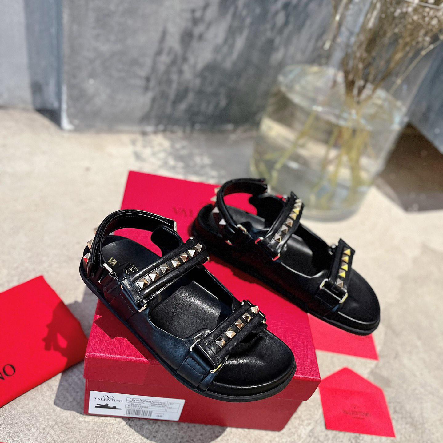 Valenti  Garavani Rockstud Flat Sandal In Nappa Leather - DopestKickz