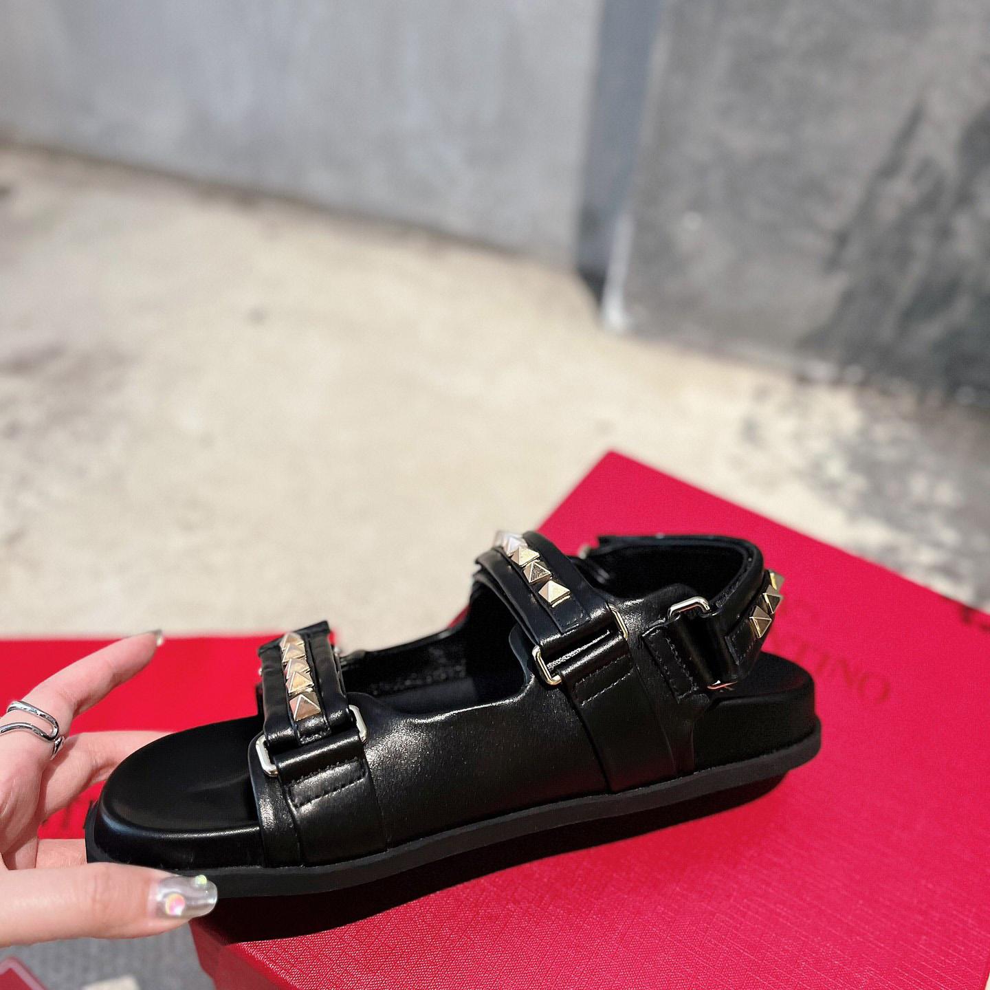 Valenti  Garavani Rockstud Flat Sandal In Nappa Leather - DopestKickz