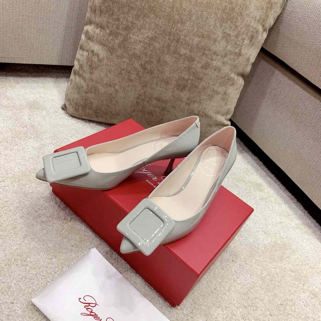 Roger Vivier Trompette Metal Buckle Pumps In Patent Leather - DopestKickz