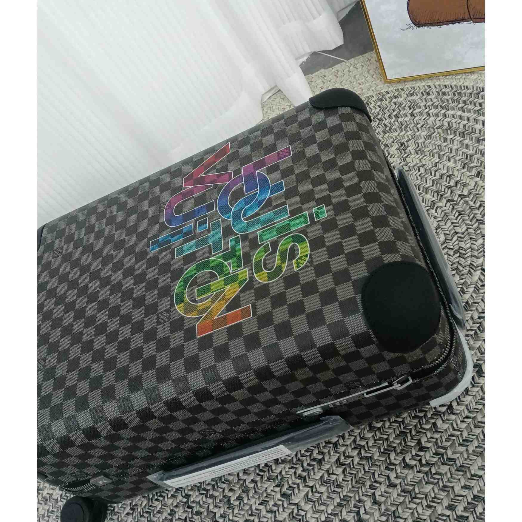 Louis Vuitton Luggage  20inch - DopestKickz