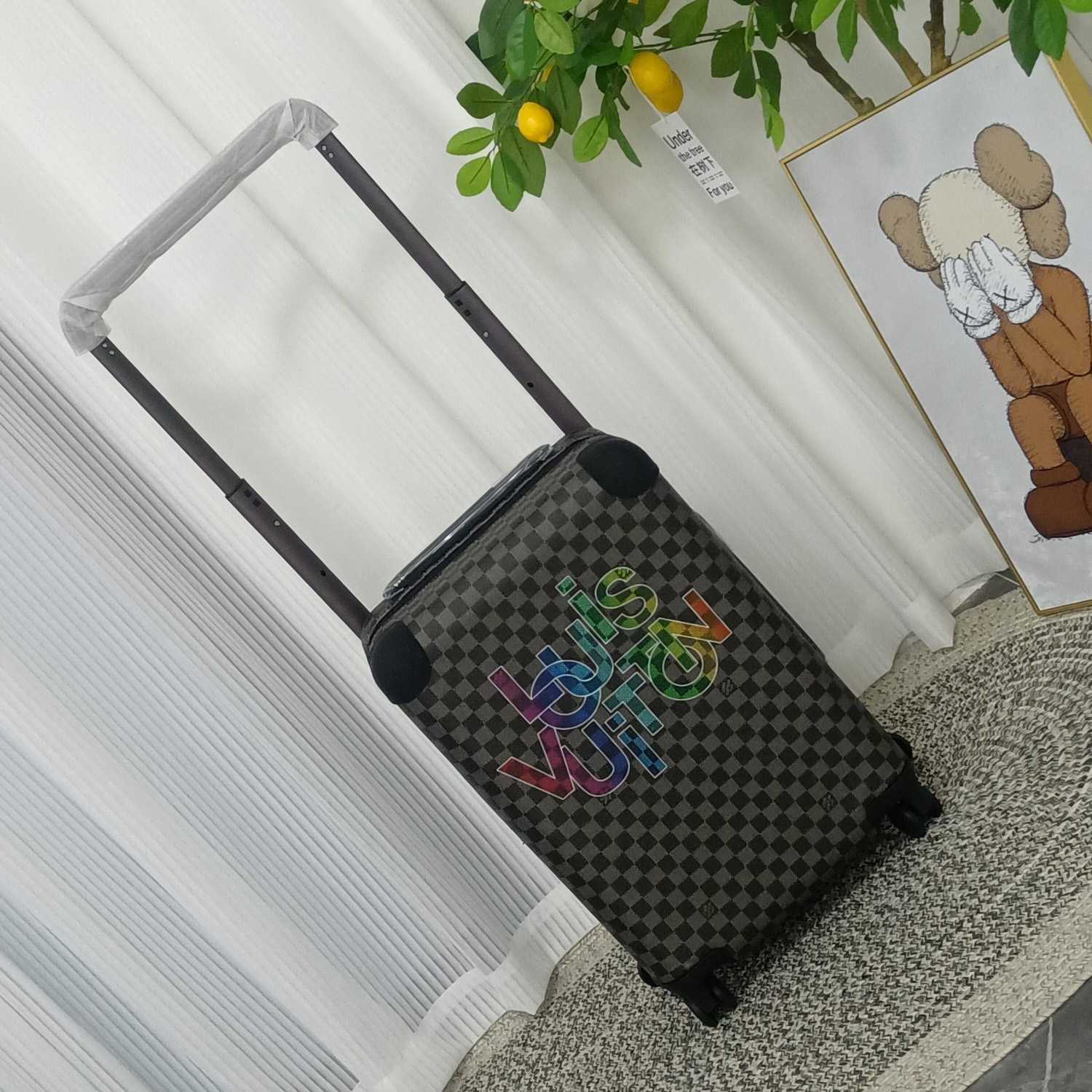 Louis Vuitton Luggage  20inch - DopestKickz